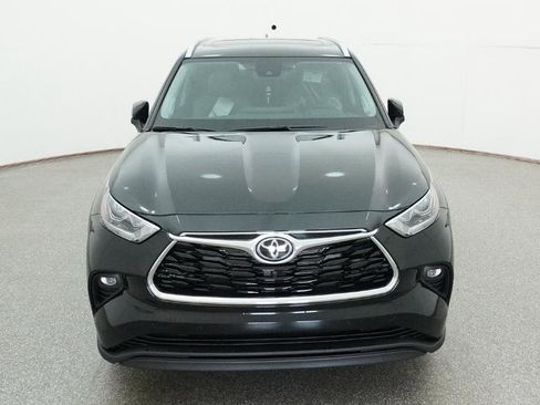 New 2026 Toyota Highlander Limited AWD/4WD image 2