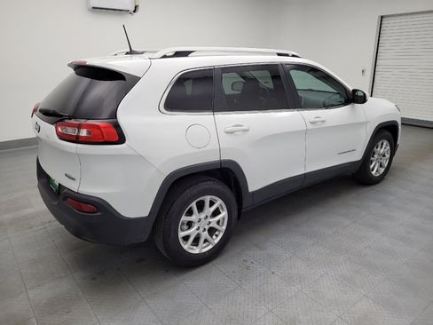 Used 2018 Jeep Cherokee Latitude FWD image 10