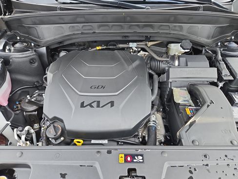 Used 2024 Kia Telluride EX w/ EX Captain's Chair Package image 31