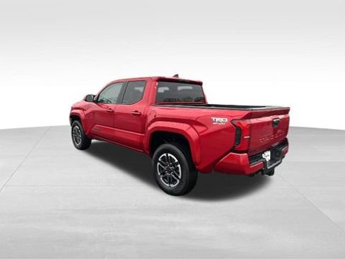 Used 2025 Toyota Tacoma TRD Sport AWD/4WD image 5