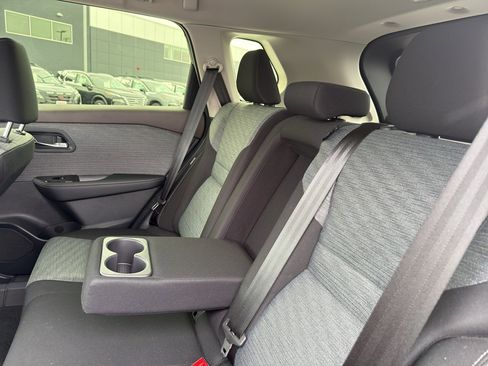 Certified 2023 Nissan Rogue SV image 32