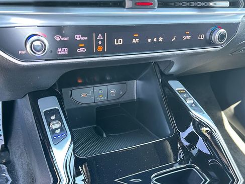 New 2025 Kia Sorento SX Prestige AWD/4WD image 31