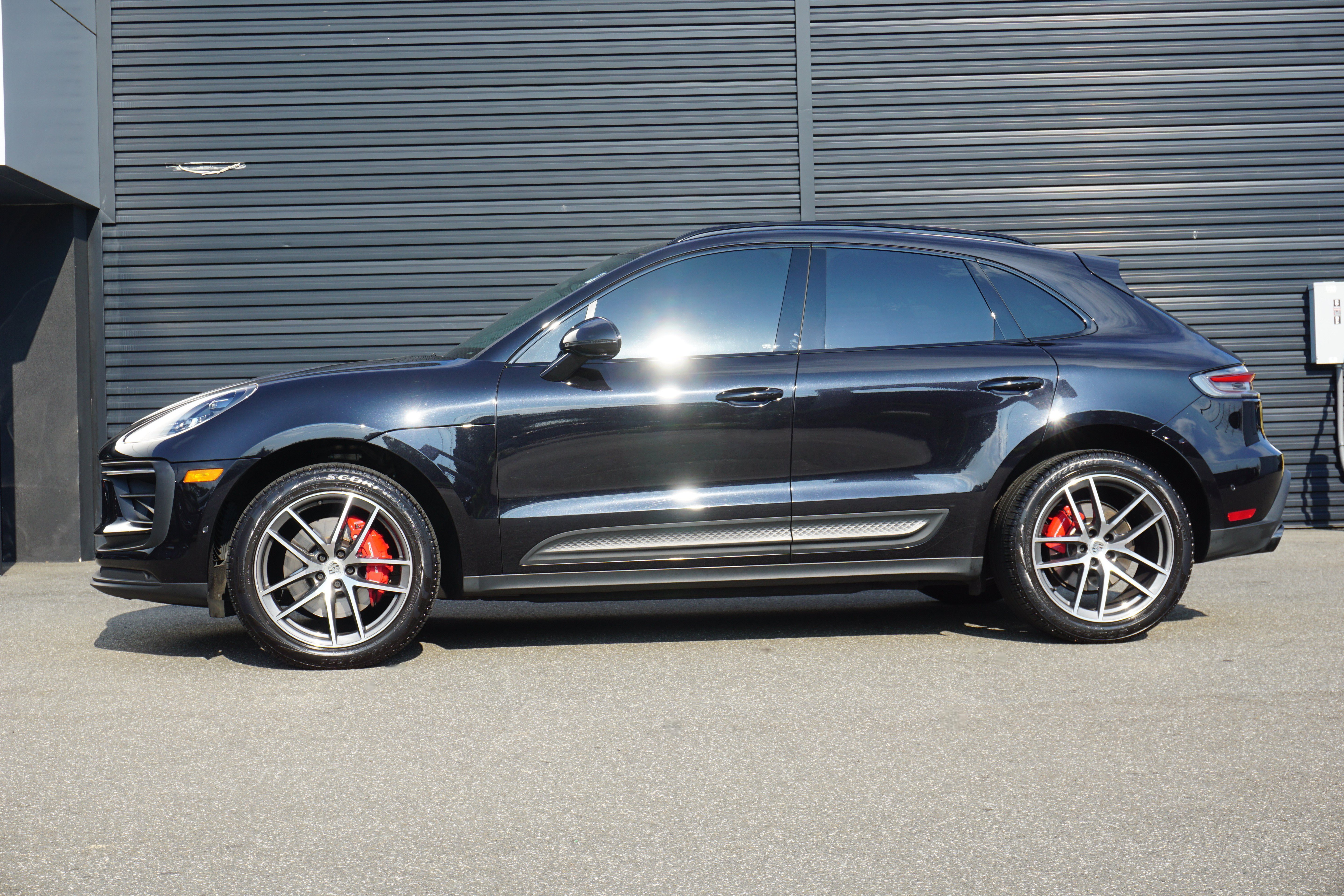 Certified 2022 Porsche Macan S AWD/4WD image 2