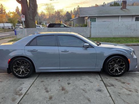 Used 2016 Chrysler 300 S w/ 300S Premium Group image 4