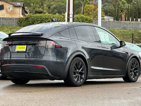 Used 2024 Tesla Model X image 5