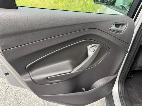 Used 2013 Ford C-MAX SE w/ Winter Pkg FWD image 11
