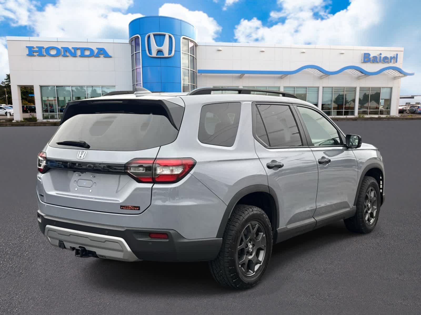 Used 2025 Honda Pilot TrailSport image 5