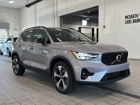 Used 2026 Volvo XC40 B5 Plus w/ Protection Package Premier image 3