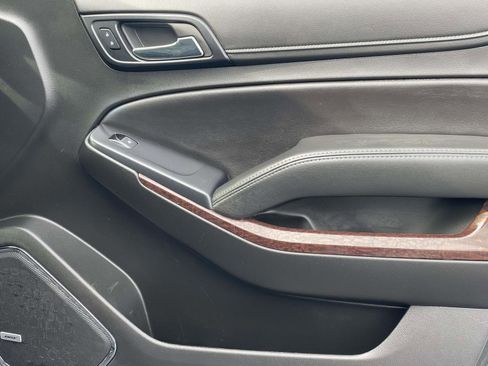 Used 2019 GMC Yukon XL SLT w/ HD Trailering Package image 9