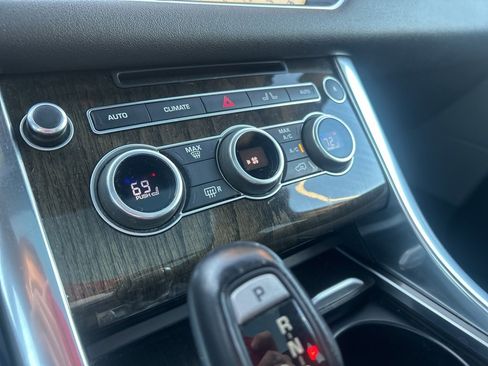 Used 2017 Land Rover Range Rover Sport HSE image 17