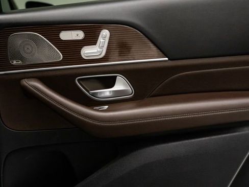 Used 2022 Mercedes-Benz GLS 450 4MATIC image 27