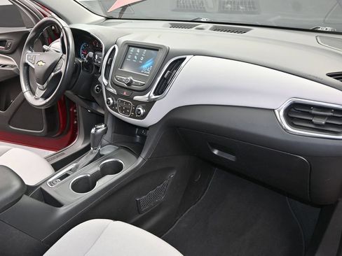 Used 2018 Chevrolet Equinox LT FWD image 30