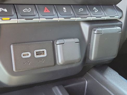 Used 2022 GMC Sierra 2500 Denali w/ Denali Ultimate Package image 27