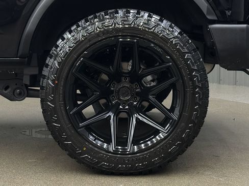 Used 2024 Ford Bronco Wildtrak AWD/4WD image 12