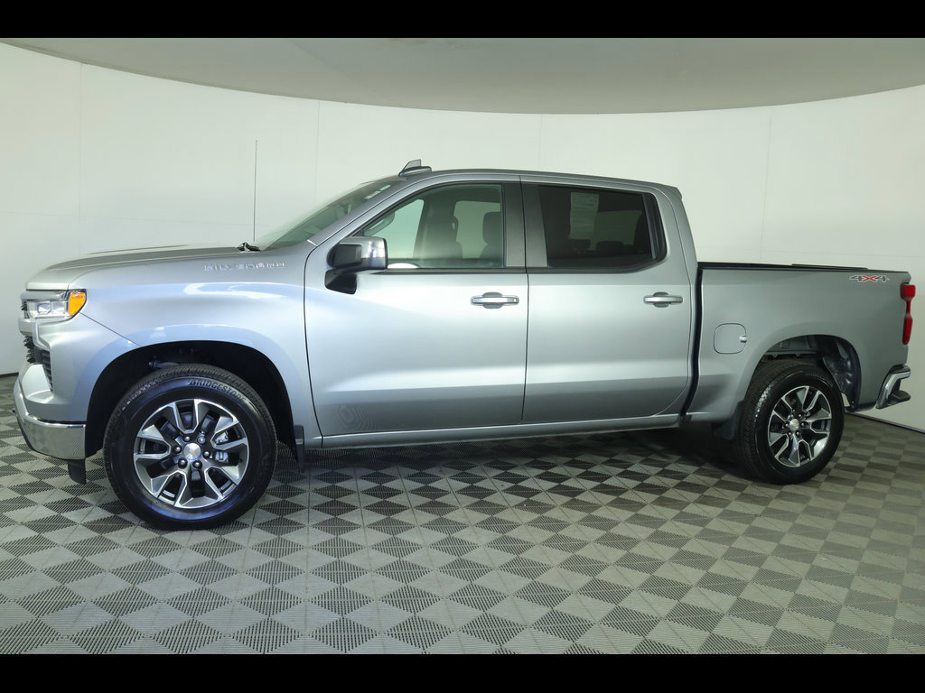 Used 2023 Chevrolet Silverado 1500 LT AWD/4WD image 16