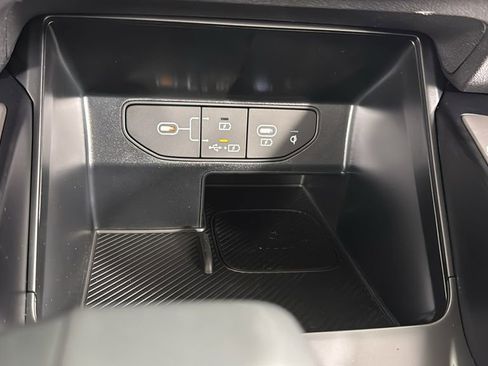 New 2025 Kia Sorento S image 28