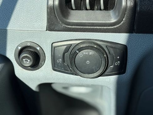 Used 2019 Ford Transit 150 Medium Roof image 18