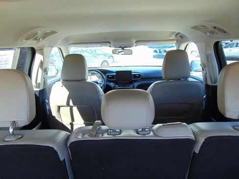 Used 2021 Ford Explorer Limited image 14