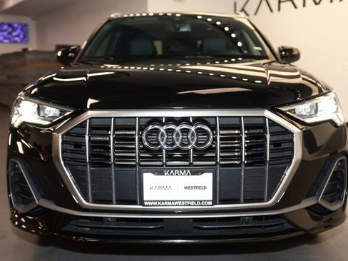 Used 2023 Audi Q3 2.0T Premium image 2