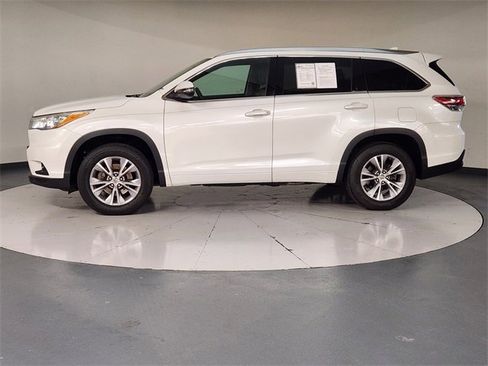 Used 2015 Toyota Highlander XLE image 5