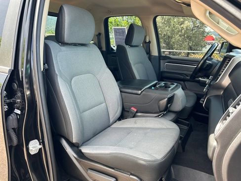 Used 2019 RAM 1500 Big Horn AWD/4WD image 16