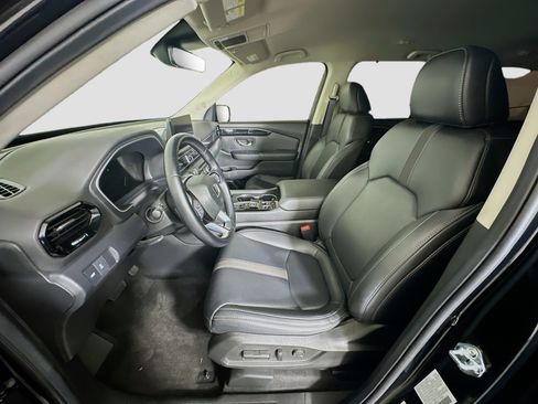 Used 2025 Honda Pilot EX-L image 13