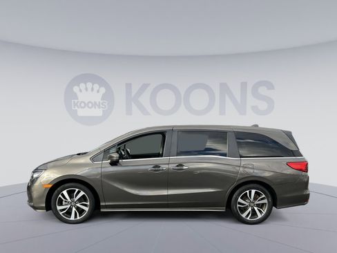 Used 2023 Honda Odyssey Touring image 2