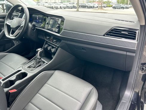 Used 2024 Volkswagen Jetta SE FWD image 32