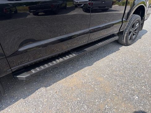 Used 2022 Ford F150 Lariat w/ Equipment Group 502A High AWD/4WD image 16