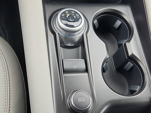 New 2026 Ford Explorer Active RWD image 16