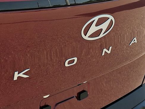 Used 2025 Hyundai Kona SEL image 30