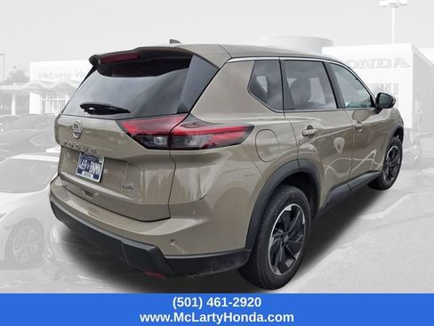 Used 2025 Nissan Rogue SV AWD/4WD image 3