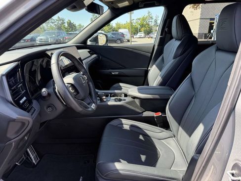 Used 2025 Lexus TX 500h AWD w/ Technology Package image 13