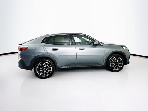 Used 2025 BMW X2 xDrive28i image 10