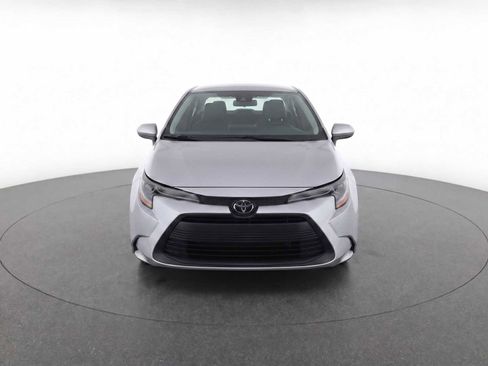 Used 2024 Toyota Corolla LE FWD image 2