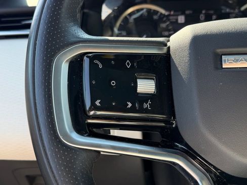 Used 2022 Land Rover Range Rover Velar R-Dynamic S image 17