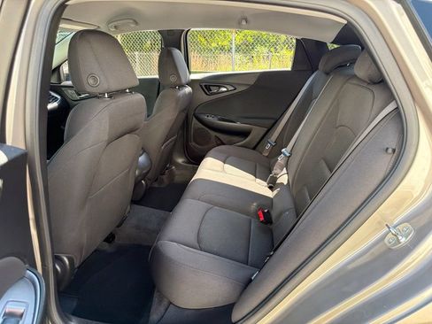 Used 2025 Chevrolet Malibu LS FWD image 17