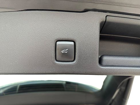 Used 2025 Ford Escape SE FWD image 22