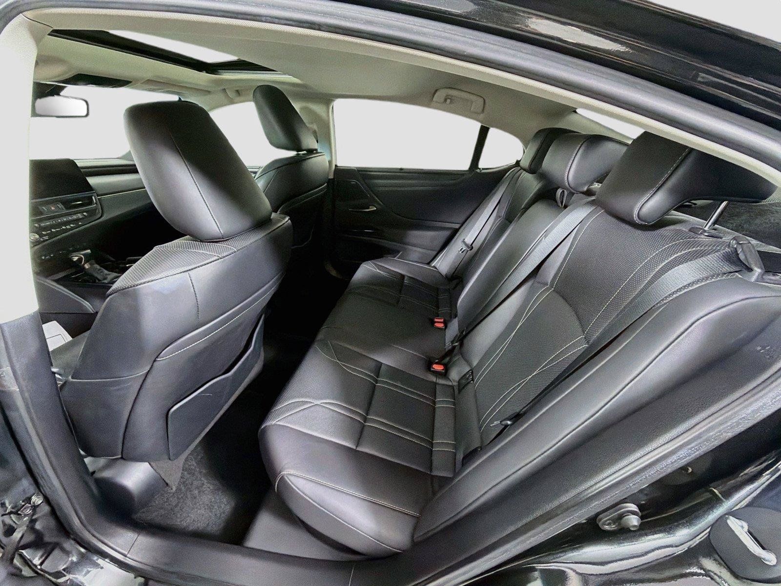 Used 2023 Lexus ES 300h Ultra Luxury w/ Accessory Package (Z2) FWD image 26