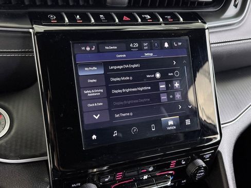 Certified 2024 Jeep Grand Cherokee Altitude image 33