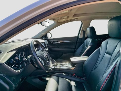 Used 2022 Buick Envision Essence w/ Technology Package I FWD image 11