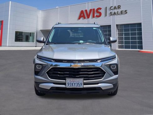Used 2025 Chevrolet TrailBlazer LT AWD/4WD image 2