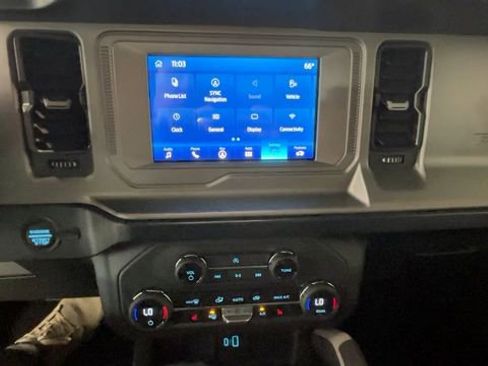 Used 2023 Ford Bronco Outer Banks AWD/4WD image 32