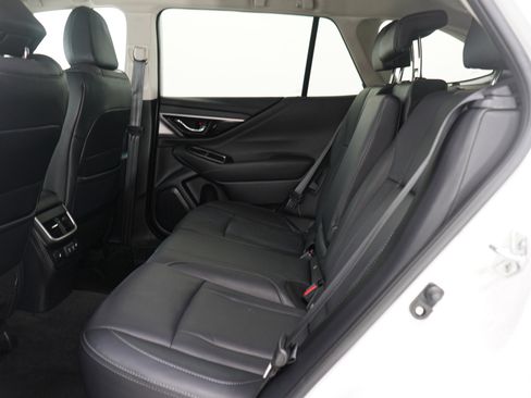 Used 2021 Subaru Outback Limited image 15