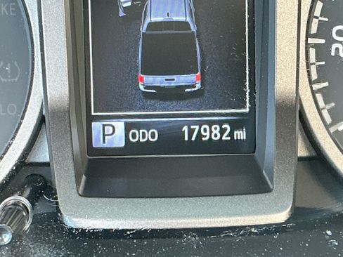 Used 2023 Toyota Tacoma TRD Off-Road image 11