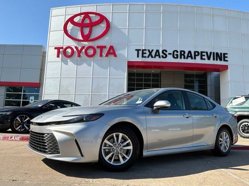 Used 2025 Toyota Camry LE FWD image 2