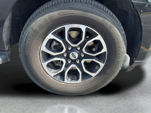Used 2024 Ford Expedition XLT AWD/4WD image 21