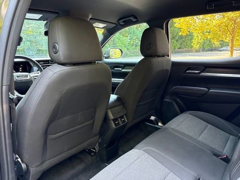 Used 2025 GMC Terrain Elevation AWD/4WD image 23