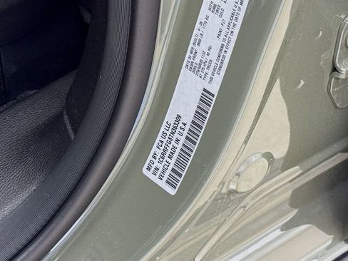 New 2026 RAM 1500 4x4 Crew Cab image 30