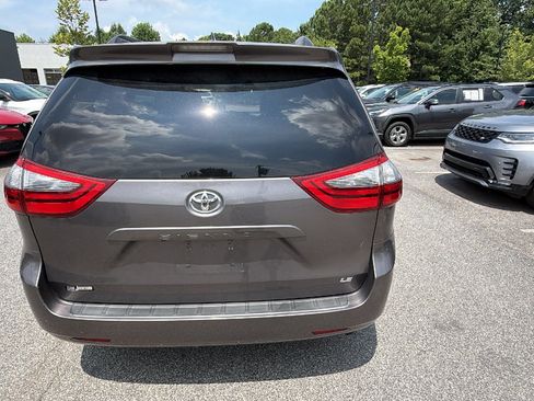 Used 2020 Toyota Sienna LE FWD image 9